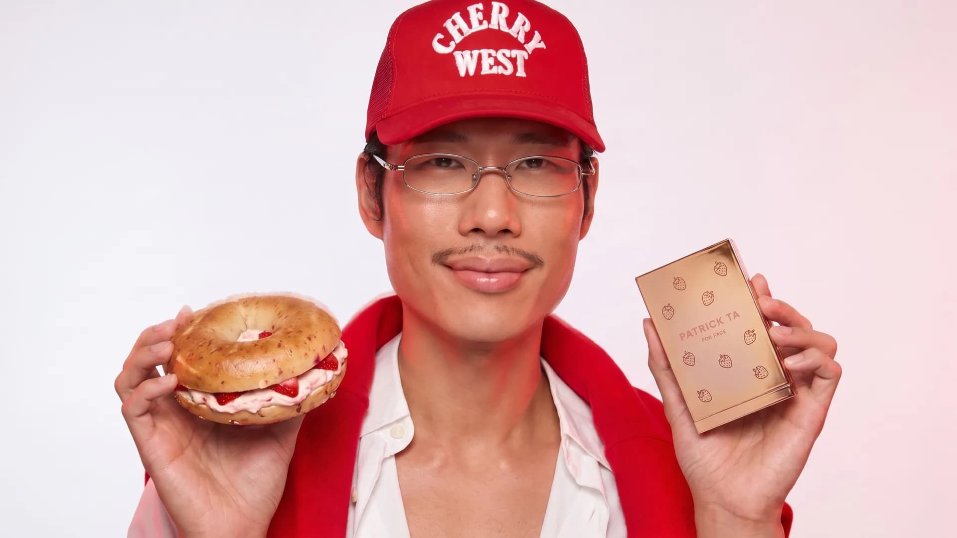 همکاری Patrick Ta و PopUp Bagels؛ از بالم لب توت‌فرنگی تا شِمیر Strawberry Shortcake