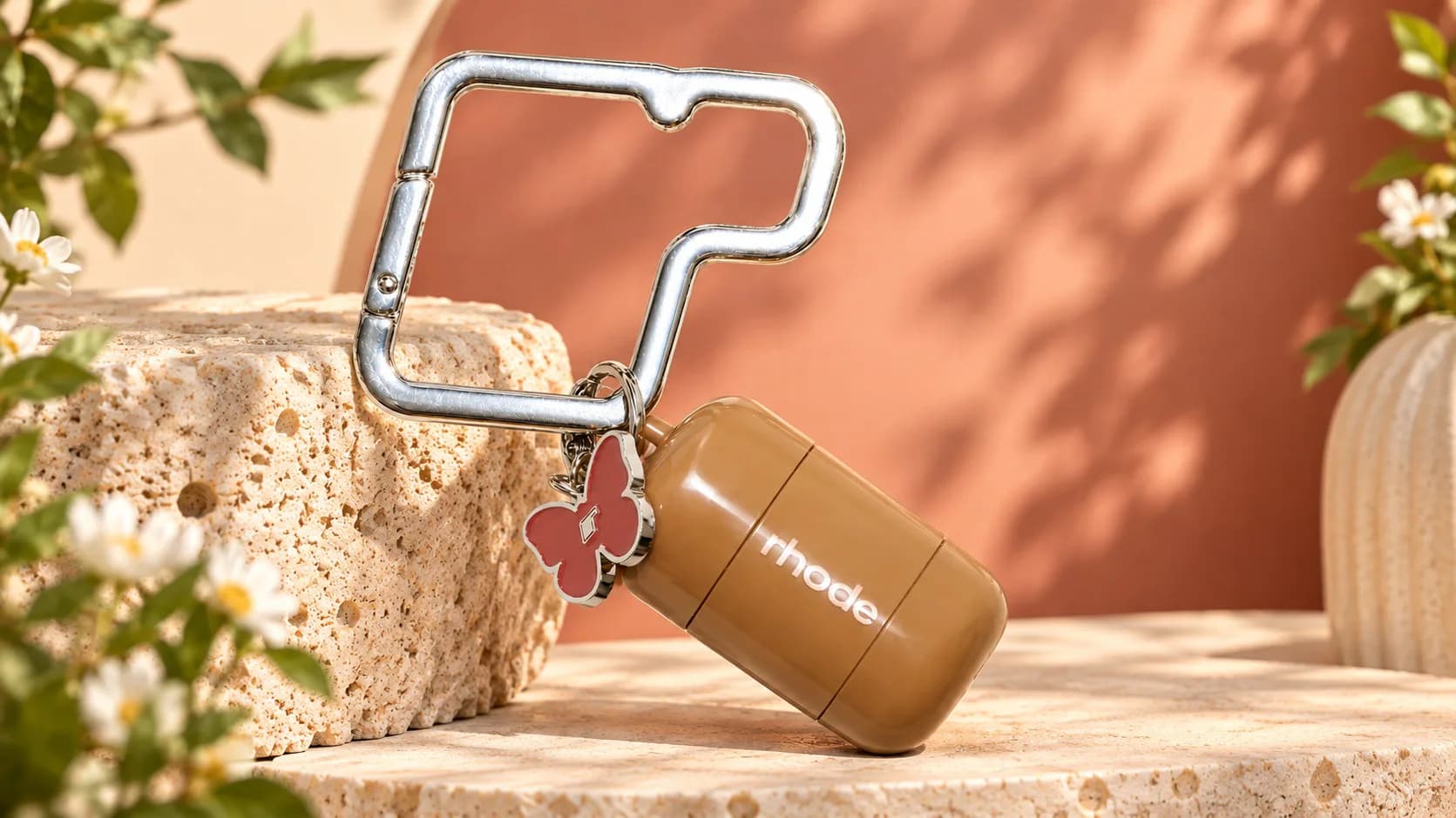Pocket Pearl؛ رژگونه جدید Rhode با قابلیت آویز شدن