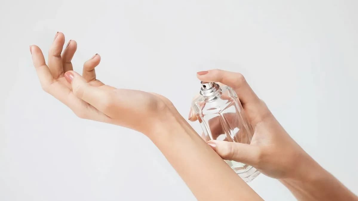 چرا عطر روی پوست هرکس بوی متفاوتی میدهد؟
